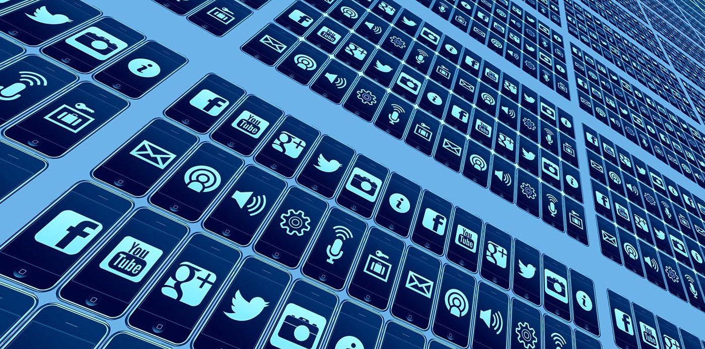 Una superficie azul y extensísima con logos de aplicaciones y redes sociales
