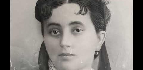 Esther Tapia de Castellanos